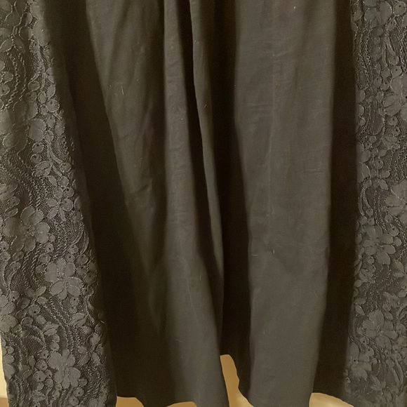 Suzanne Betro Cotton and Lace v-neck Dress - Picture 2 of 7